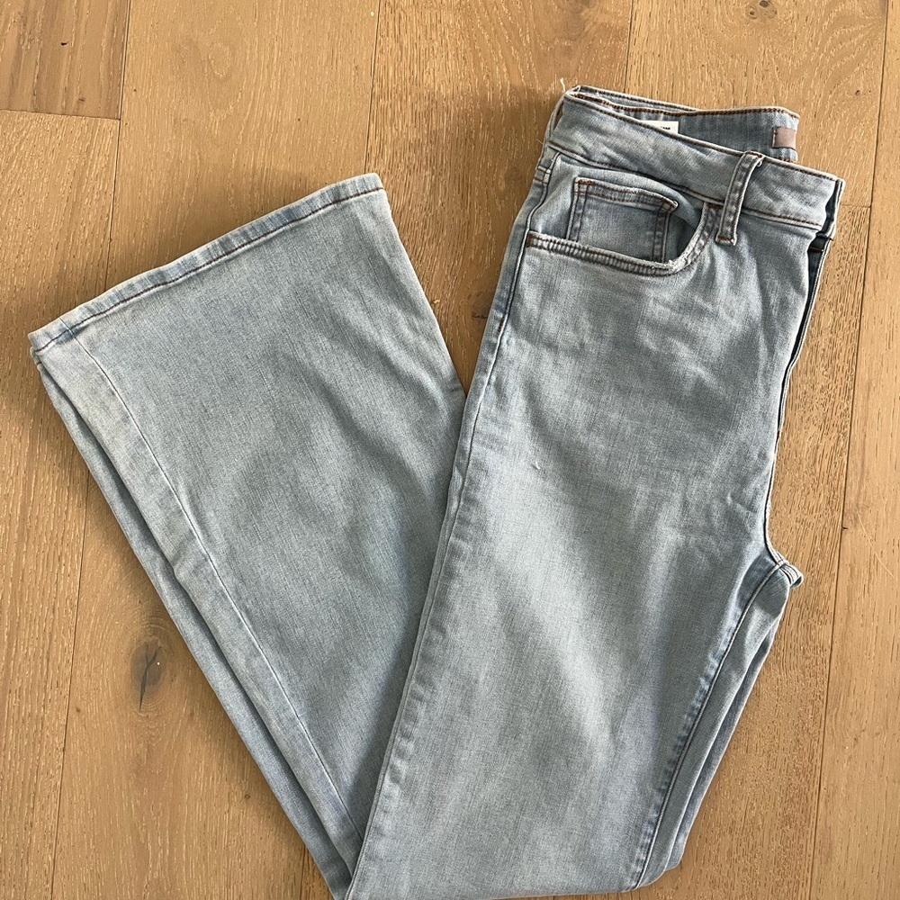 Joe's Jeans The Riley High Rise Light Wash Flare - Picture 2 of 8